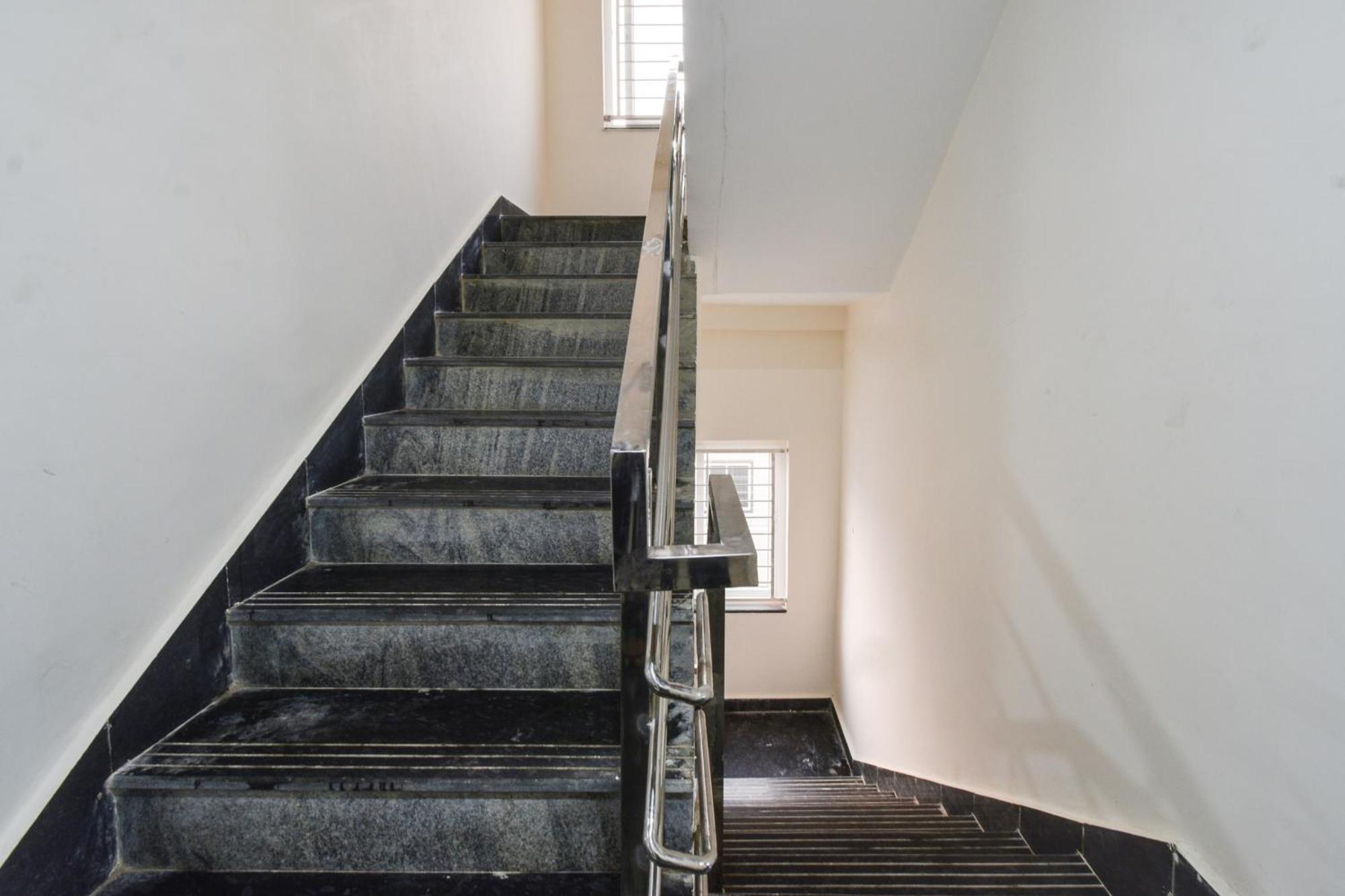 Super Collection O Gachibowli Phase - 1 Near Isb Hotel Exterior photo